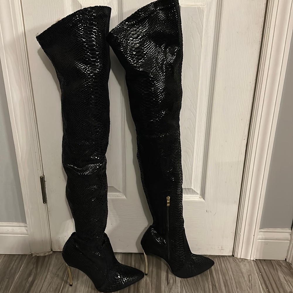Fashion Nova boots